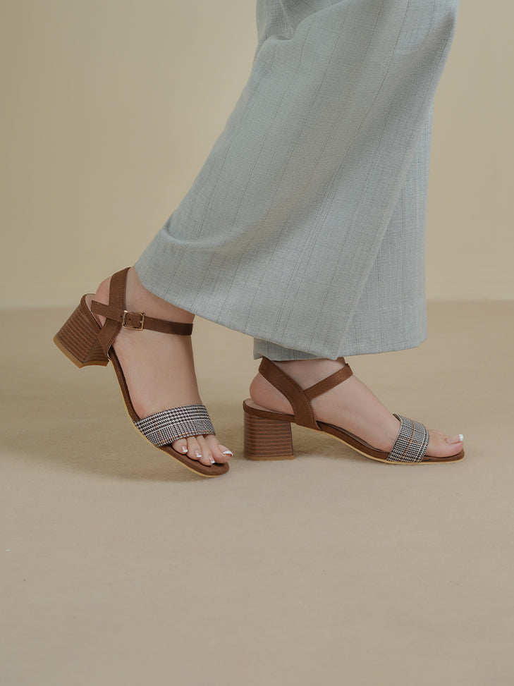 BLOCK HEEL