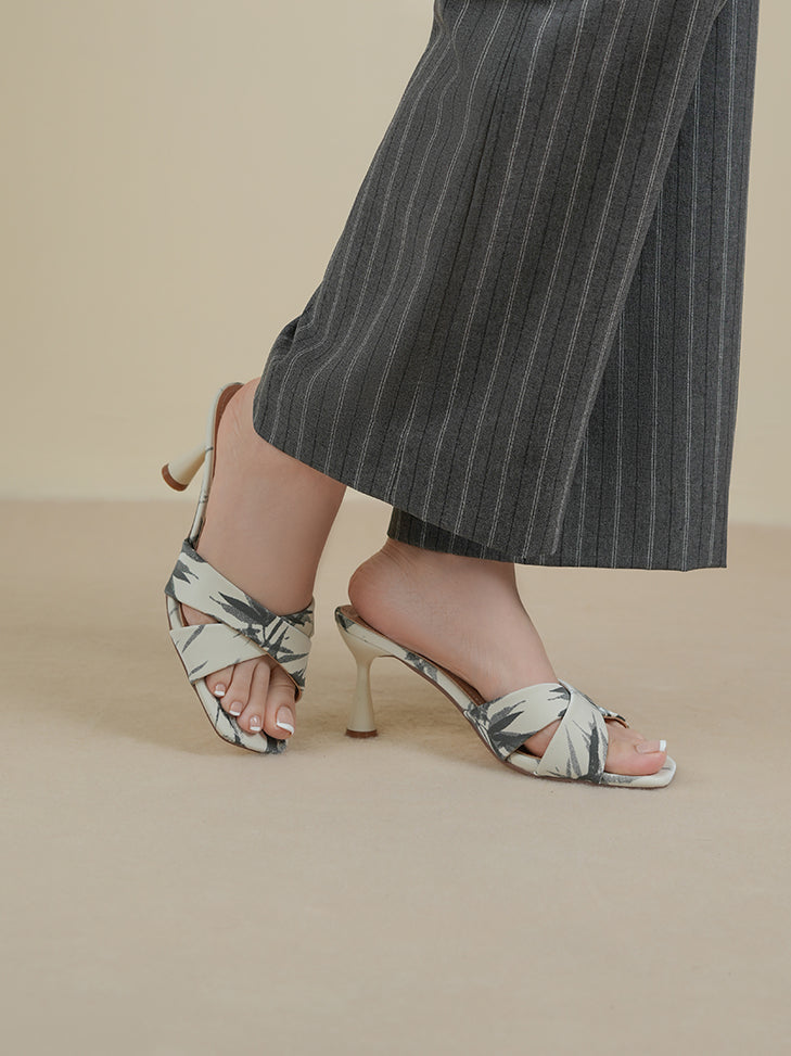 files/Sandal_73048fa7-cb8d-4f56-809b-6e3e97977fcc.jpg