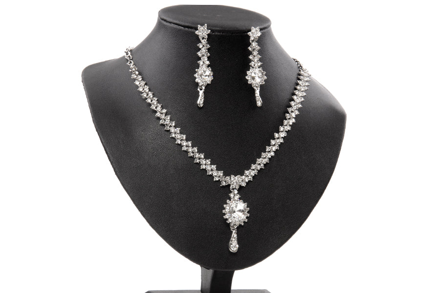 Swarovski Adorn Pendant Set