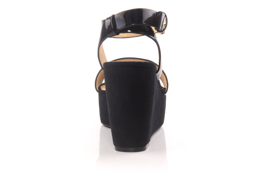Chinese Laundry Game Time Wedge Sandal
